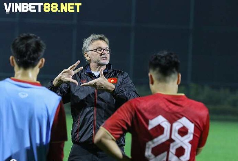 Bóng đá cần có áp lực mới tiến bộ và thành công